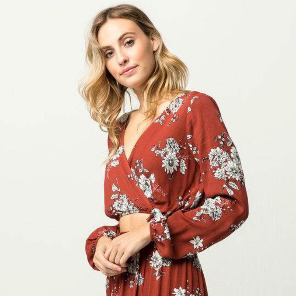 Gypsies & Moondust Floral Surplice Top